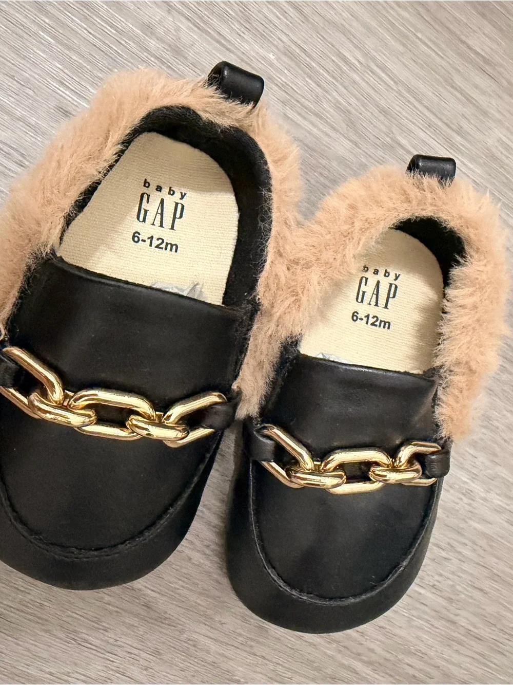GAP Faux Fur Baby Loafers/Black Slip-On Shoes with Gold Chain